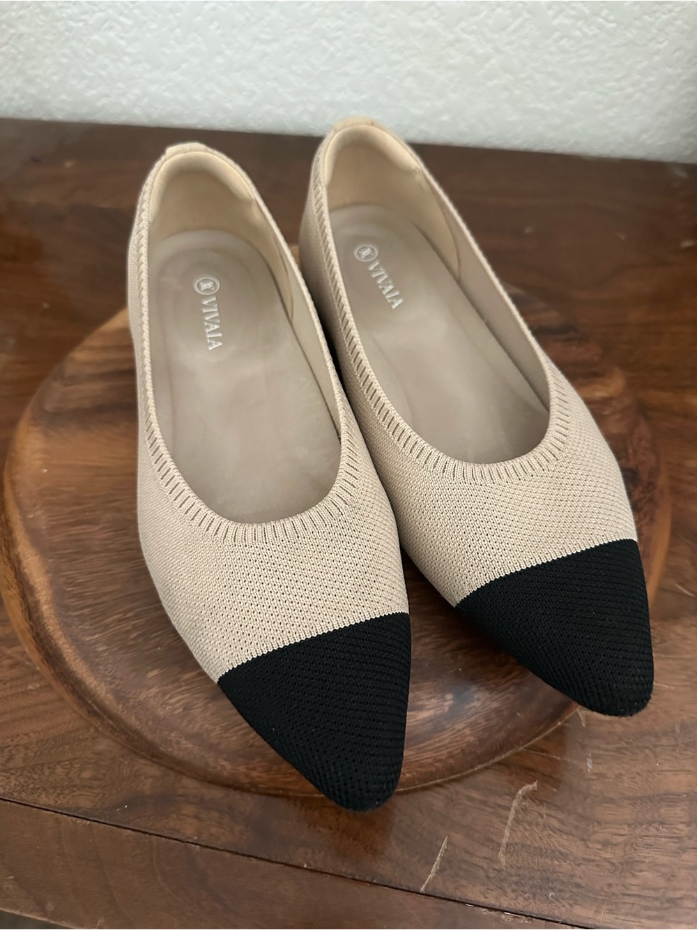 Vivaia Pointed-Toe Ballet Flats